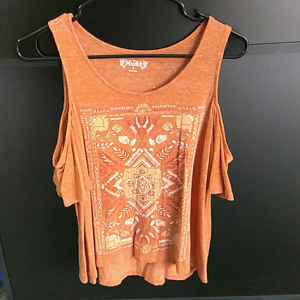 MUDD Small cold shoulder t-shirt burnt orange